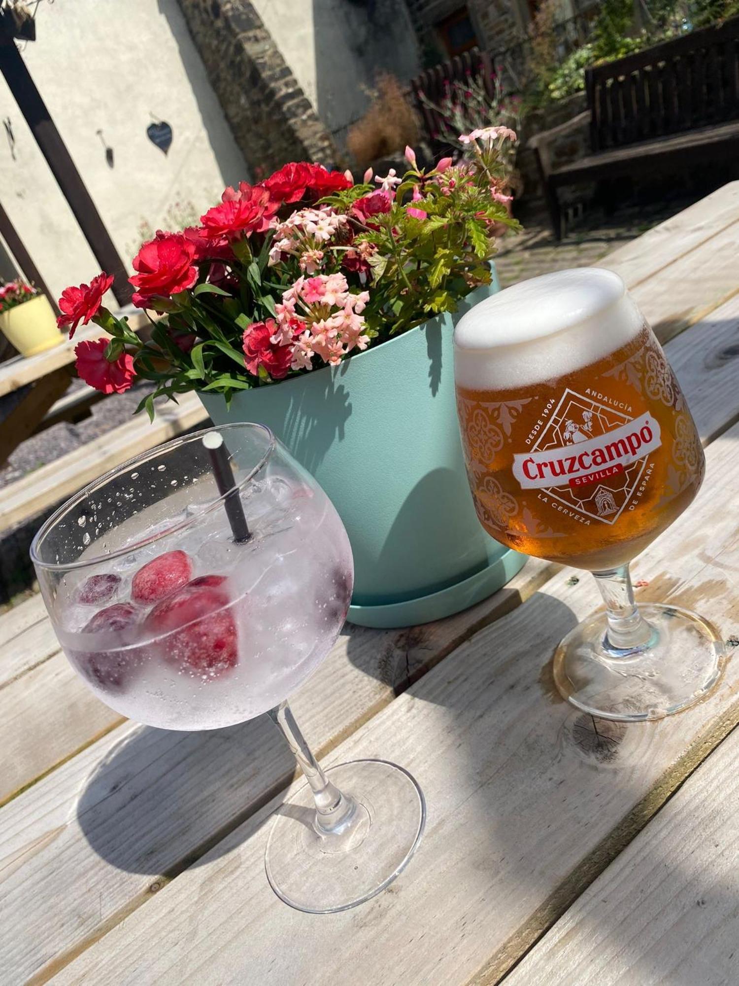 Hare And Hounds 호텔 Foulridge 외부 사진